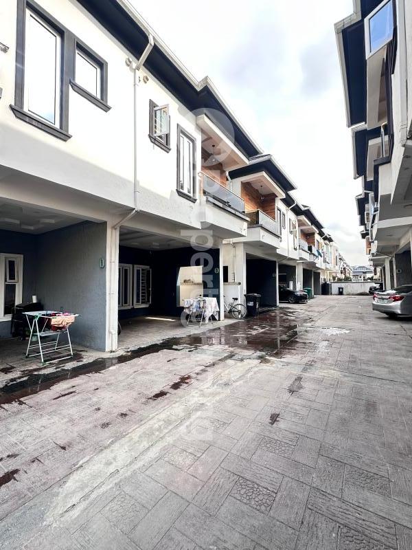 4 bedroom House for sale Orchid Road 2nd Toll Gate Lekki Lagos