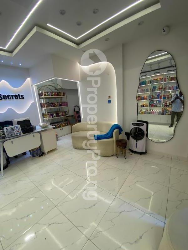 Commercial Property for rent Adebayo Doherty Street Lekki Phase 2 Lekki Phase 1 Lekki Lagos - 3