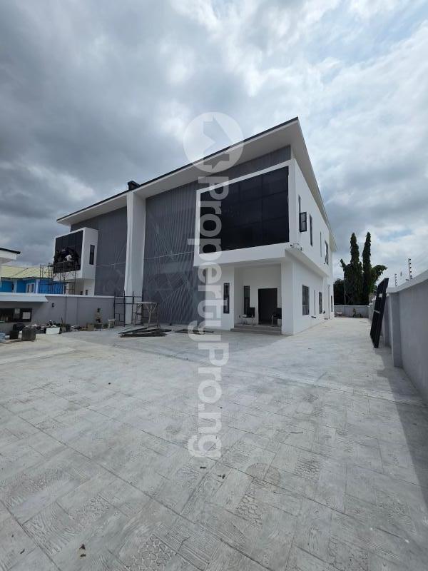 4 bedroom House for sale 2nd Avenue Gwarinpa Abuja