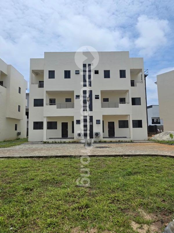 4 bedroom House for rent Beach Resort Estate Osapa london Lekki Lagos