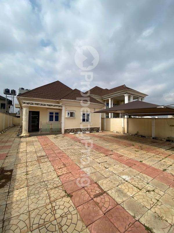 3 bedroom House for rent Kolapo Ishola Gra Akobo Ibadan Oyo - 0