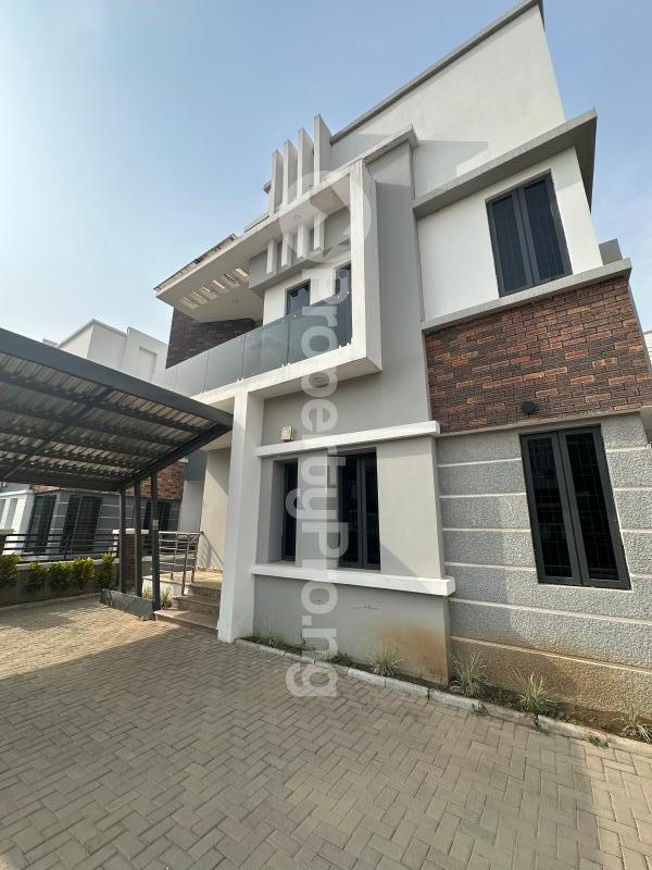 4 bedroom House for shortlet Guzape Abuja