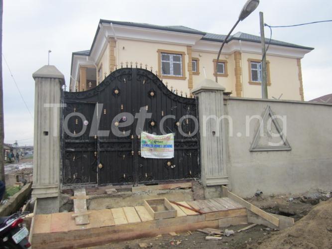 3 bedroom Flat / Apartment for rent Oshifolahan Street Yaba Yaba Lagos - 0