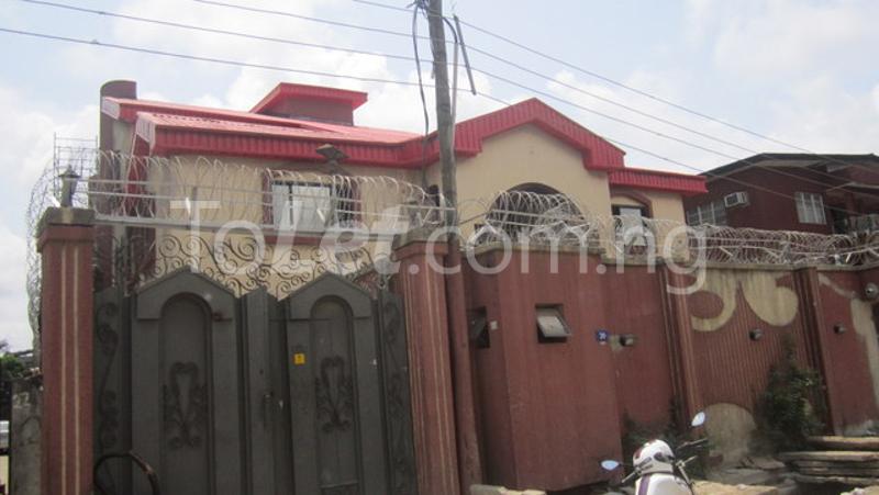 3 bedroom Flat / Apartment for rent Bolaji Banwo Street, Off Adetola Surulere Surulere Lagos - 0