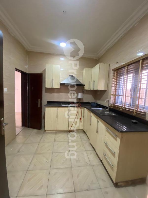 3 bedroom Flat / Apartment for rent chevron Lekki Lagos