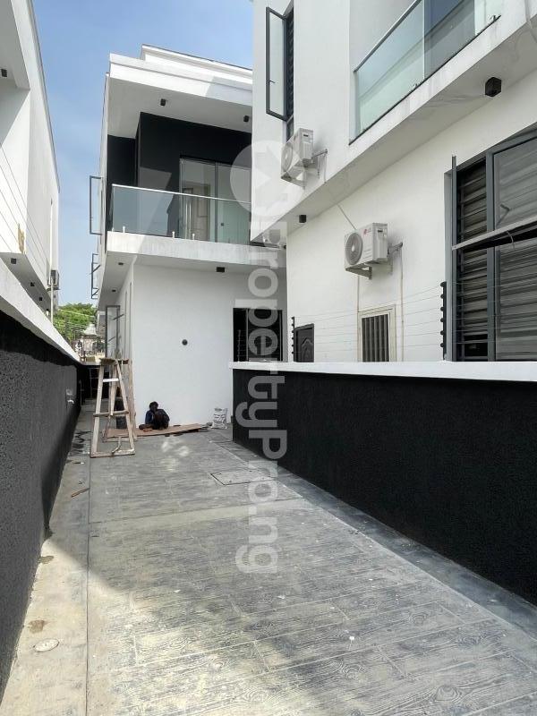 4 bedroom House for rent Chevron Lekki Lagos
