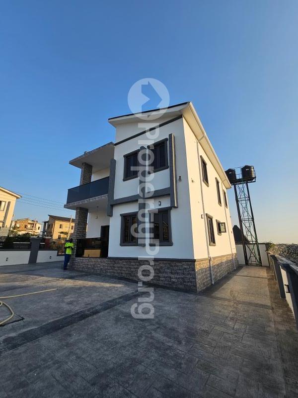 4 bedroom House for sale Along Von Garden Estate Road Lugbe Abuja