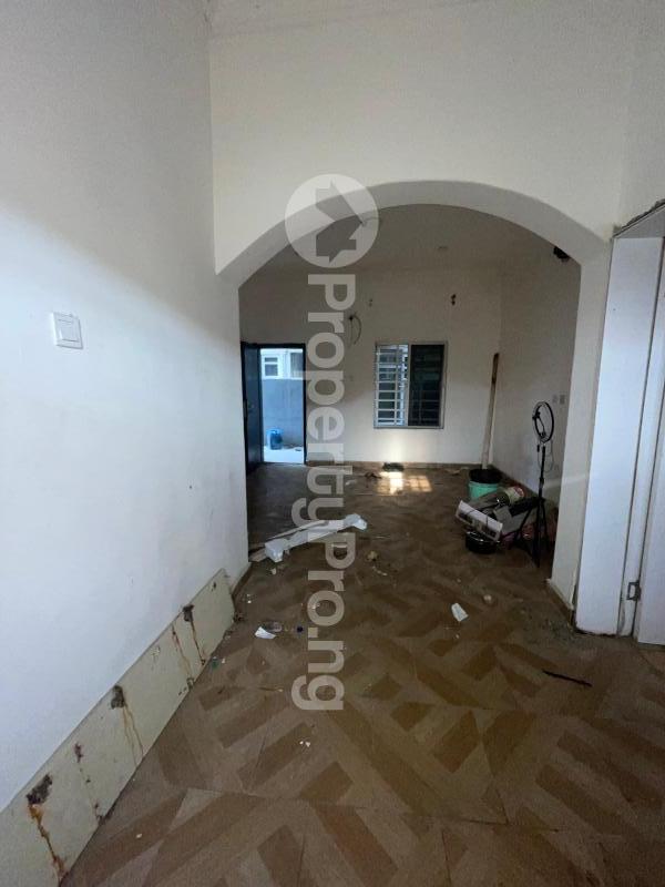2 bedroom House for rent Along Mobil Road Ilaje Ajah Lagos