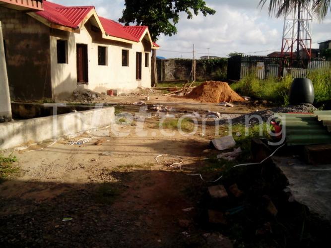 1 bedroom Flat / Apartment for rent No 17, Oyadiran Close, Oyadiran Estate Yaba Yaba Lagos