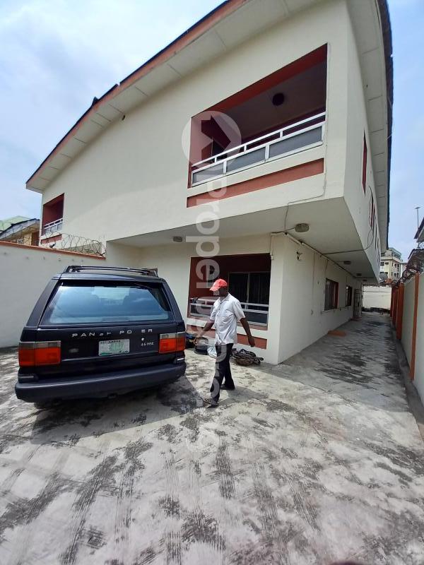 4 bedroom House for rent Off Adelabu Road Adelabu Surulere Lagos - 0