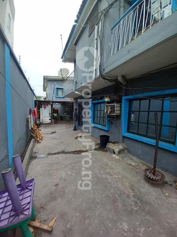 2 bedroom Flat / Apartment for rent Off Adelabu Road Adelabu Surulere Lagos