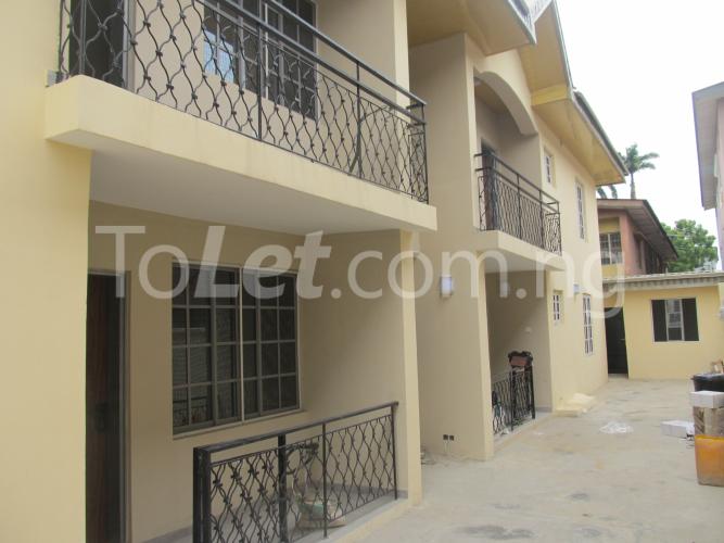 3 bedroom Flat / Apartment for rent Oladeinde Street Shomolu Shomolu Lagos