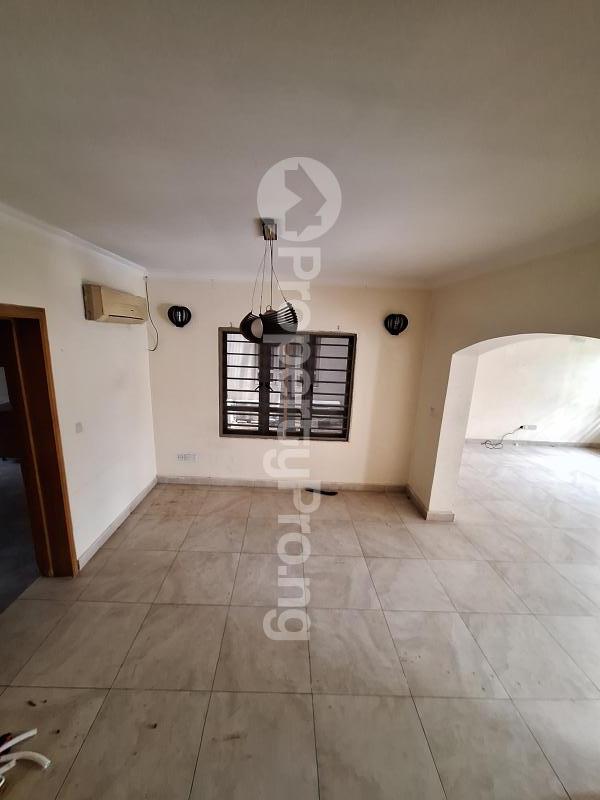 3 bedroom House for rent ONIRU Victoria Island Lagos