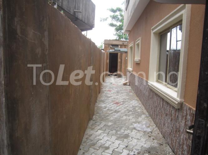 1 bedroom Flat / Apartment for rent Isaac John Yaba Yaba Lagos - 0