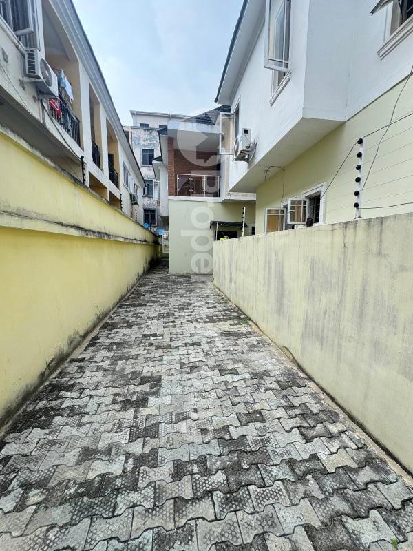 4 bedroom House for rent Agungi Lekki Lagos