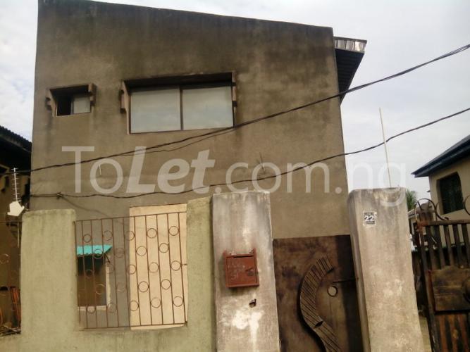 3 bedroom Flat / Apartment for rent Igbehinadun Street Shomolu Shomolu Lagos