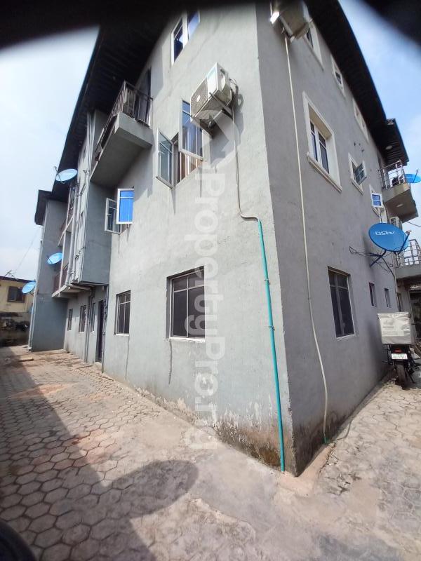 1 bedroom Flat / Apartment for rent Off Bajulaiye Road Shomolu Lagos