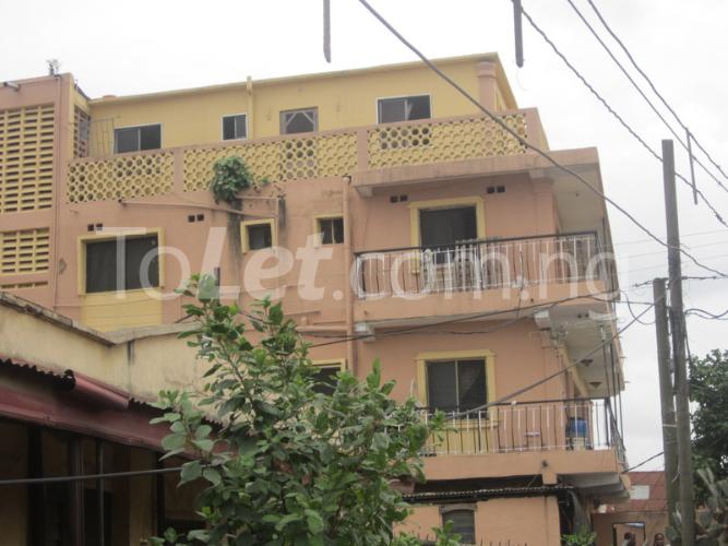 3 bedroom Flat / Apartment for rent Owudunni Street, Iwaya Yaba Yaba Lagos - 0
