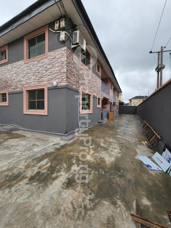 3 bedroom Flat / Apartment for rent Off Morocco Road Fola Agoro Yaba Lagos