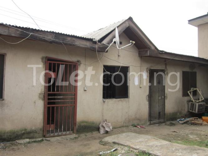 2 bedroom Flat / Apartment for rent Toye Kuti Street,fadeyi Yaba Yaba Lagos - 0