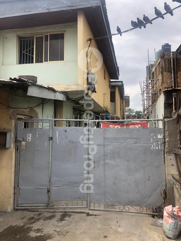 2 bedroom House for rent Iwaya Yaba Lagos