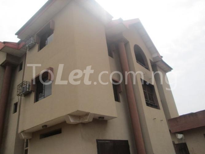 3 bedroom Flat / Apartment for rent 3, Adewale Street Oshodi Expressway Oshodi Lagos
