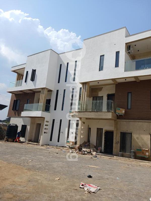 5 bedroom House for sale Guzape District Abuja Diplomatic Zone Guzape Abuja