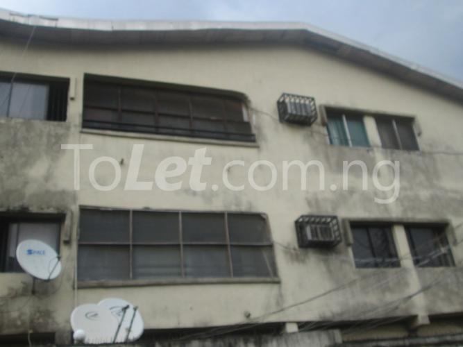3 bedroom Flat / Apartment for rent 12, Jude Ukachukwu Oshodi Expressway Oshodi Lagos