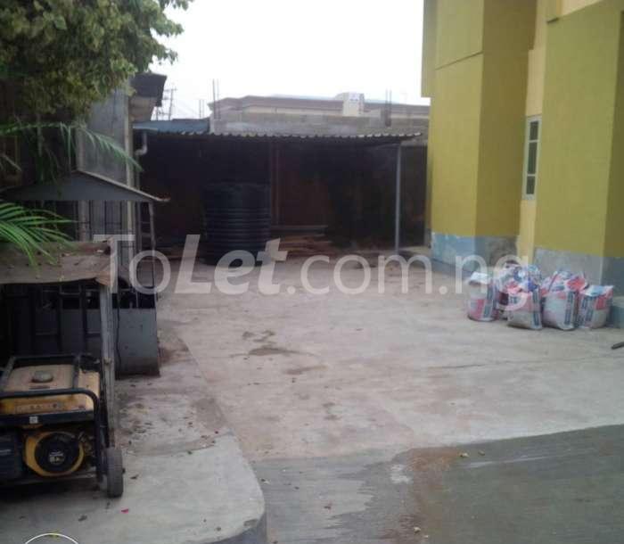 3 bedroom Flat / Apartment for rent Alimosho, Lagos, Lagos Alimosho Lagos