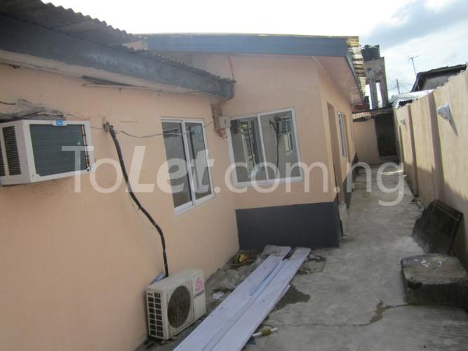 3 bedroom Flat / Apartment for rent Olukole Street, Off Ogun Surulere Surulere Lagos