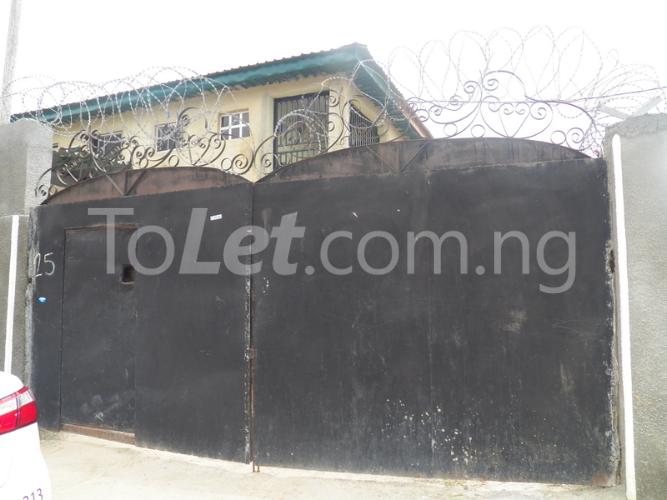 3 bedroom Flat / Apartment for rent Busola Adelemo Street Bariga Shomolu Lagos