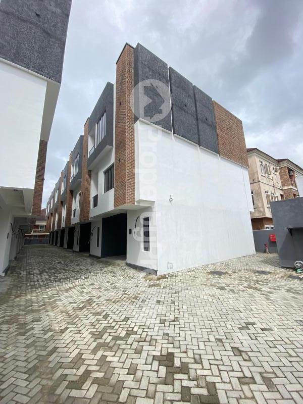 4 bedroom House for sale Ologolo Lekki Lagos