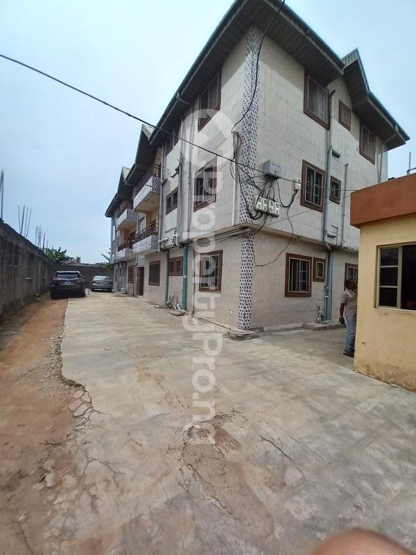 3 bedroom Flat / Apartment for rent Abule Ijesha Abule-Ijesha Yaba Lagos