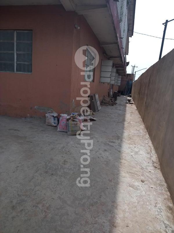 3 bedroom Flat / Apartment for rent Off Apata Road Onipanu Shomolu Lagos