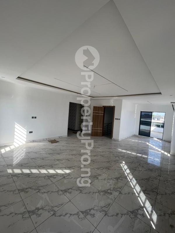 4 bedroom House for sale Millenuim/UPS Gbagada Lagos