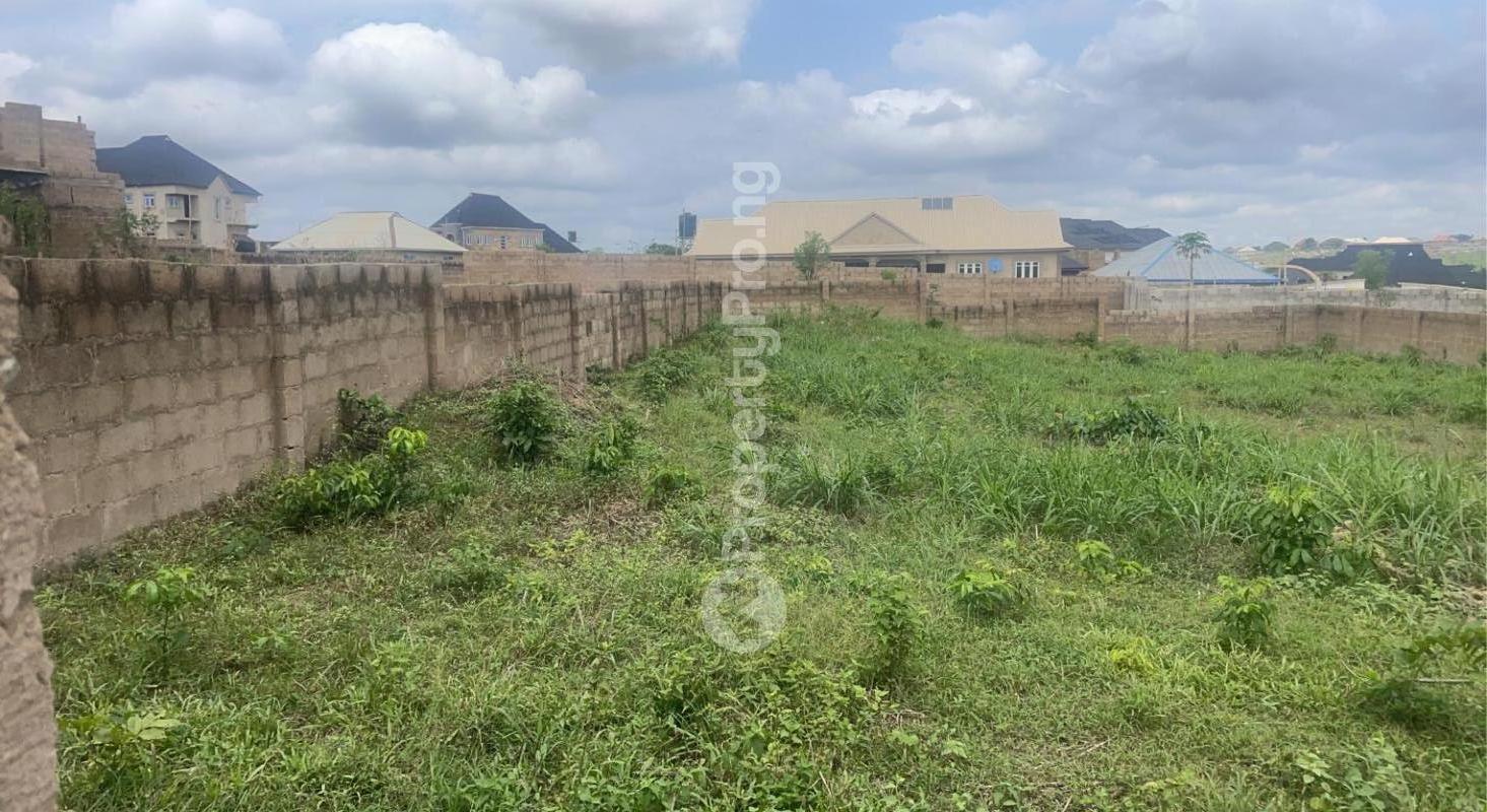 Land for sale Ateere, Off Tipper Garage, Akala Express Ibadan Oyo