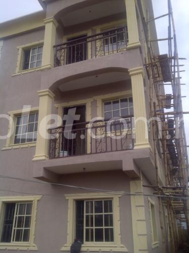 3 bedroom Commercial Property for rent Ogudu Road Ogudu Ogudu Lagos