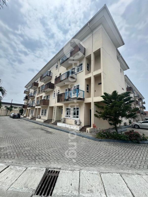 4 bedroom House for sale Ologolo Lekki Lagos