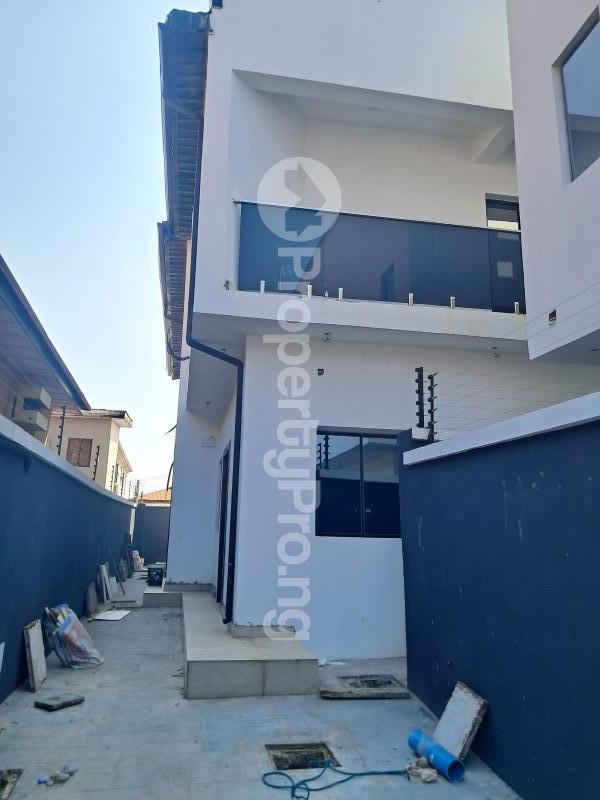 4 bedroom House for sale Medina Estate, Gbagada Lagos