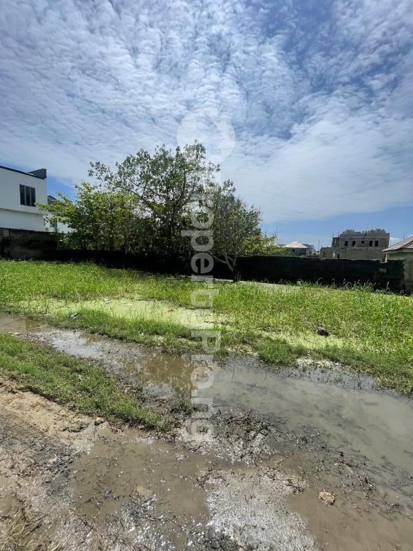 Land for sale Off Mobil Road Behind Mega Chicken, Ilaje Ajah Lagos - 0