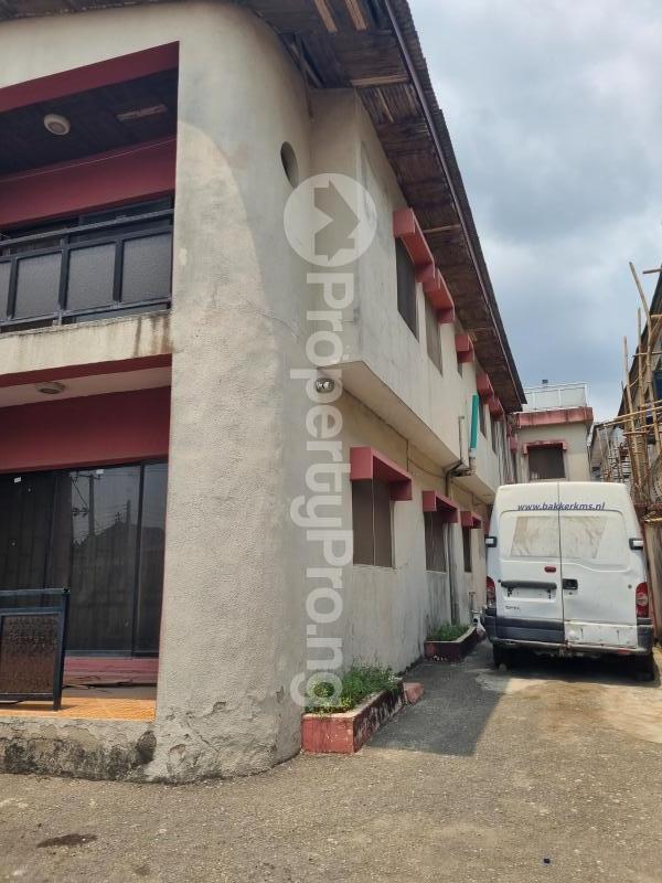 8 bedroom House for sale Toyin Oworonshoki Gbagada Lagos