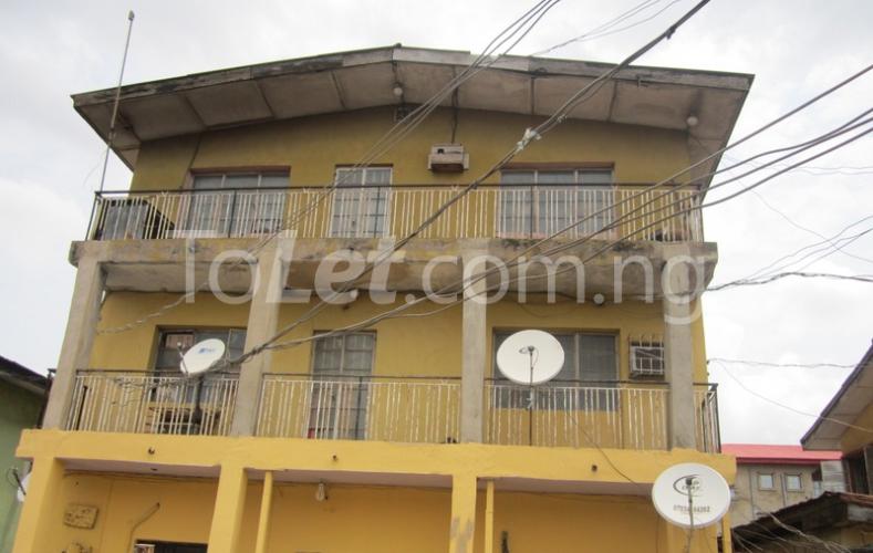 1 bedroom Flat / Apartment for rent Owolabi Balogun Street,fola Agoro Shomolu Shomolu Lagos - 0