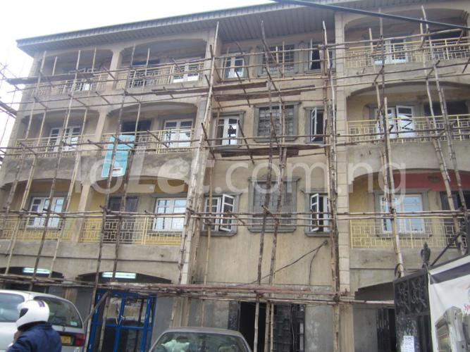3 bedroom Flat / Apartment for rent Akanni Bashua Street, Bajulaiye Shomolu Shomolu Lagos