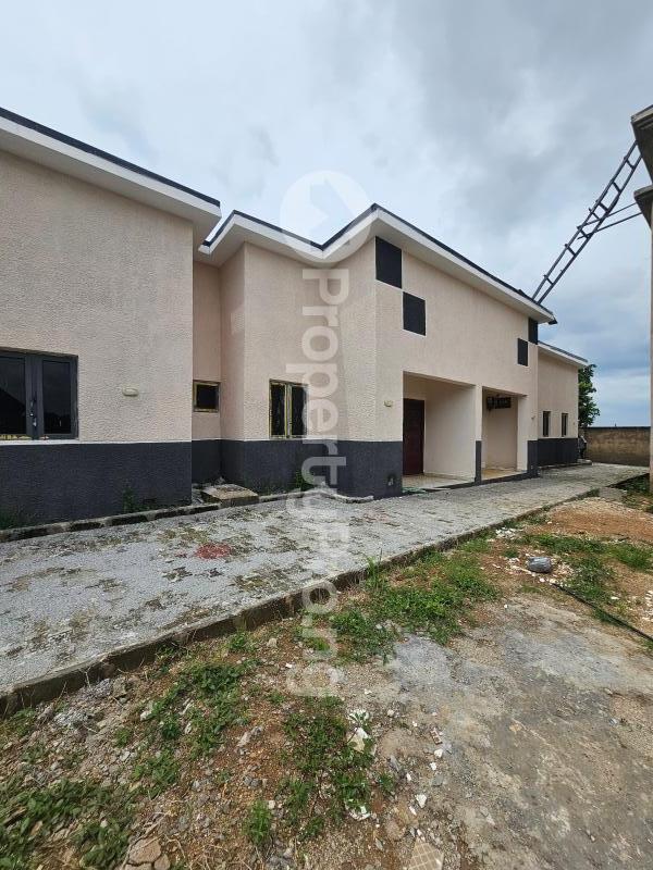 2 bedroom House for rent Behind Dunamis Glory Dome Church Lugbe Abuja