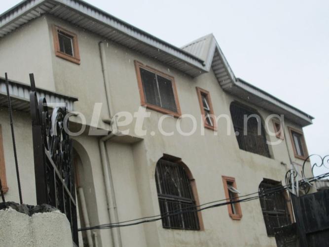 3 bedroom Flat / Apartment for rent Olubunmi Close Ireakari Oshodi Expressway Oshodi Lagos