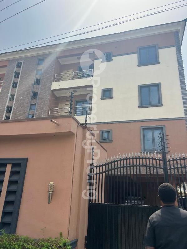 2 bedroom Flat / Apartment for rent Rock Drive, Lekki Phase 1 Lekki Lagos