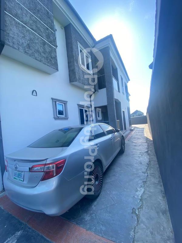 3 bedroom Flat / Apartment for rent Estate Olokonla Ajah Lagos