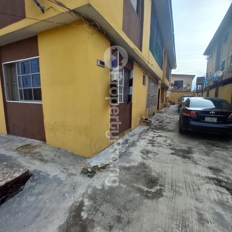 1 bedroom Flat / Apartment for rent Sholuyi Gbagada Soluyi Gbagada Lagos