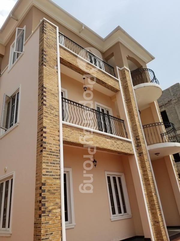 6 bedroom House for sale In An Estate Adeniyi Jones Ikeja Lagos