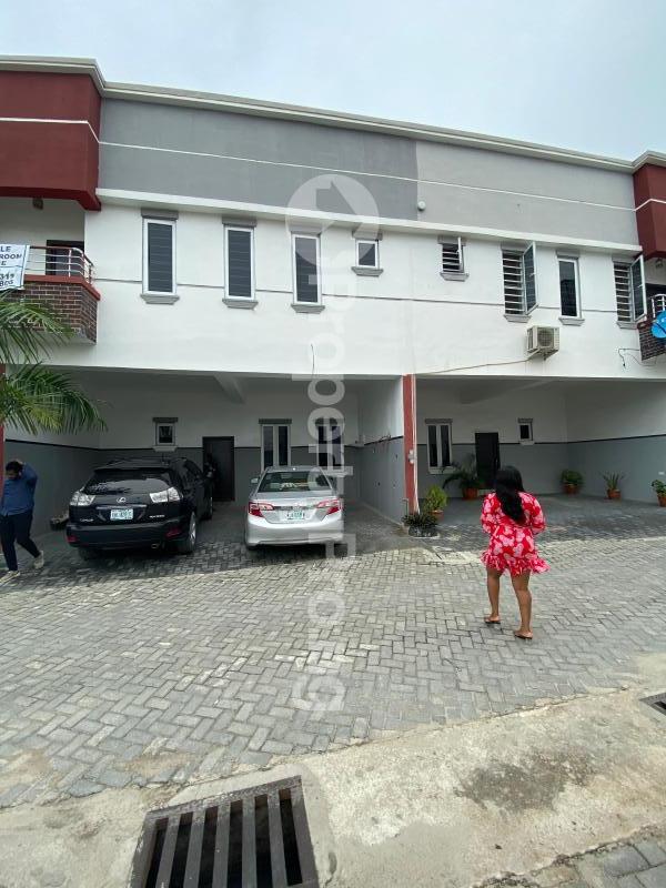 4 bedroom House for sale Off Orchid Hotel Road. chevron Lekki Lagos